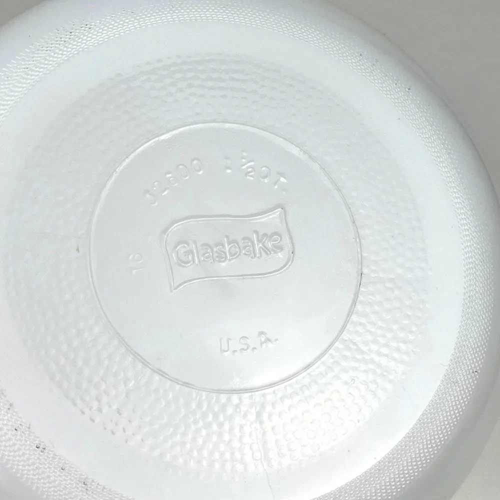 Vintage GlasBake Covered Casserole Milkglass Crazy Daisy 2-1/2 Quart J2600